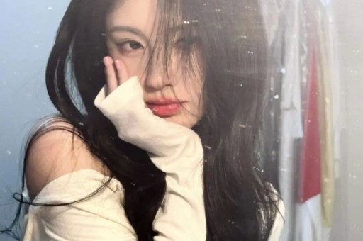 知名男明星承认婚内出轨后首次公开露面 知名男明星承认婚内出轨后首次公开露面